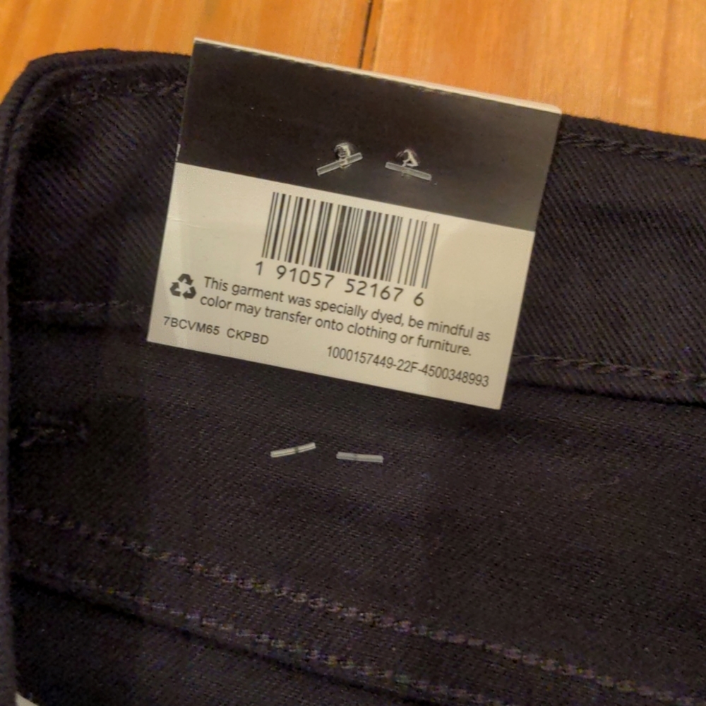 NWT Lee Black Mid-Rise Relaxed Fit Women's Shorts, Size 10 - Picture 5 of 9